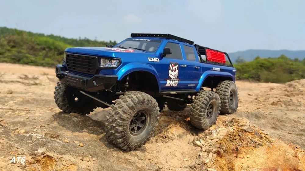 Maisto Tech RC, Rock Crawler 6x6, 2,4 Ghz - Avtomobili in stroji Maisto Tech RC, Rock Crawler 6x6, 2,4 Ghz - Avtomobili in stroji